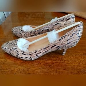 Liz Claiborne ladies shoes Size 10 medium